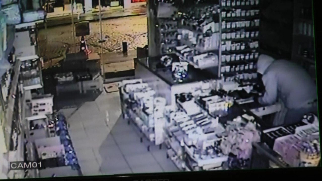 Gümüşhane’de Hırsızlar 1 Dakikada Bin 750 TL Çaldılar 1