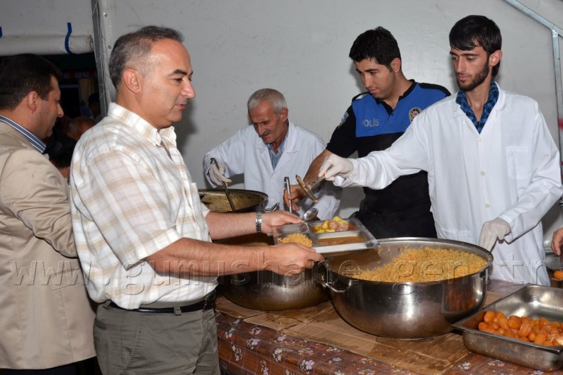 Gümüşhane Emniyetinden Vatandaşlara İftar Yemeği 3