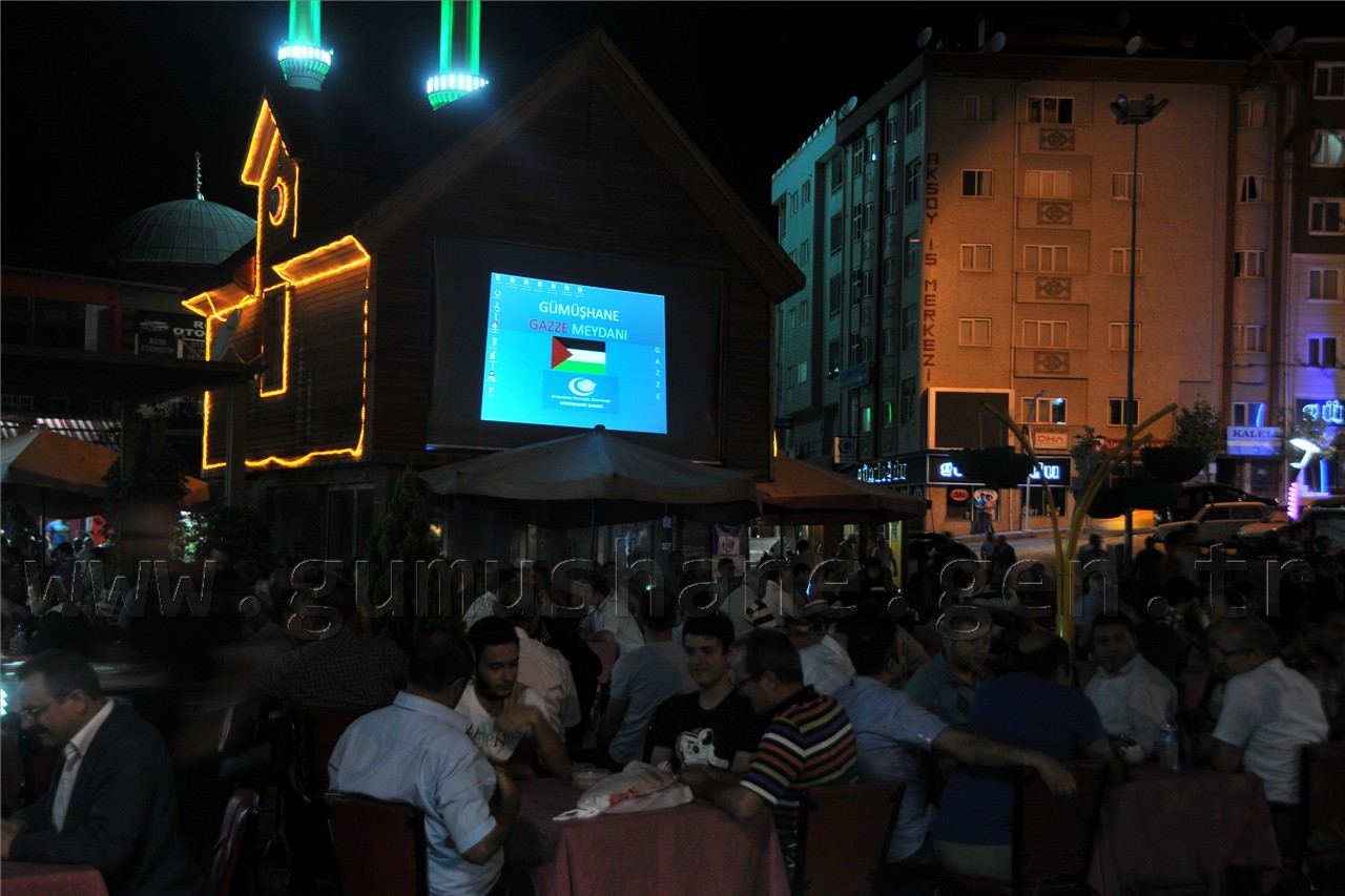 Gümüşhane'de Eller Filistin'de ki Çocuklar İçin Duaya Kalktı 1