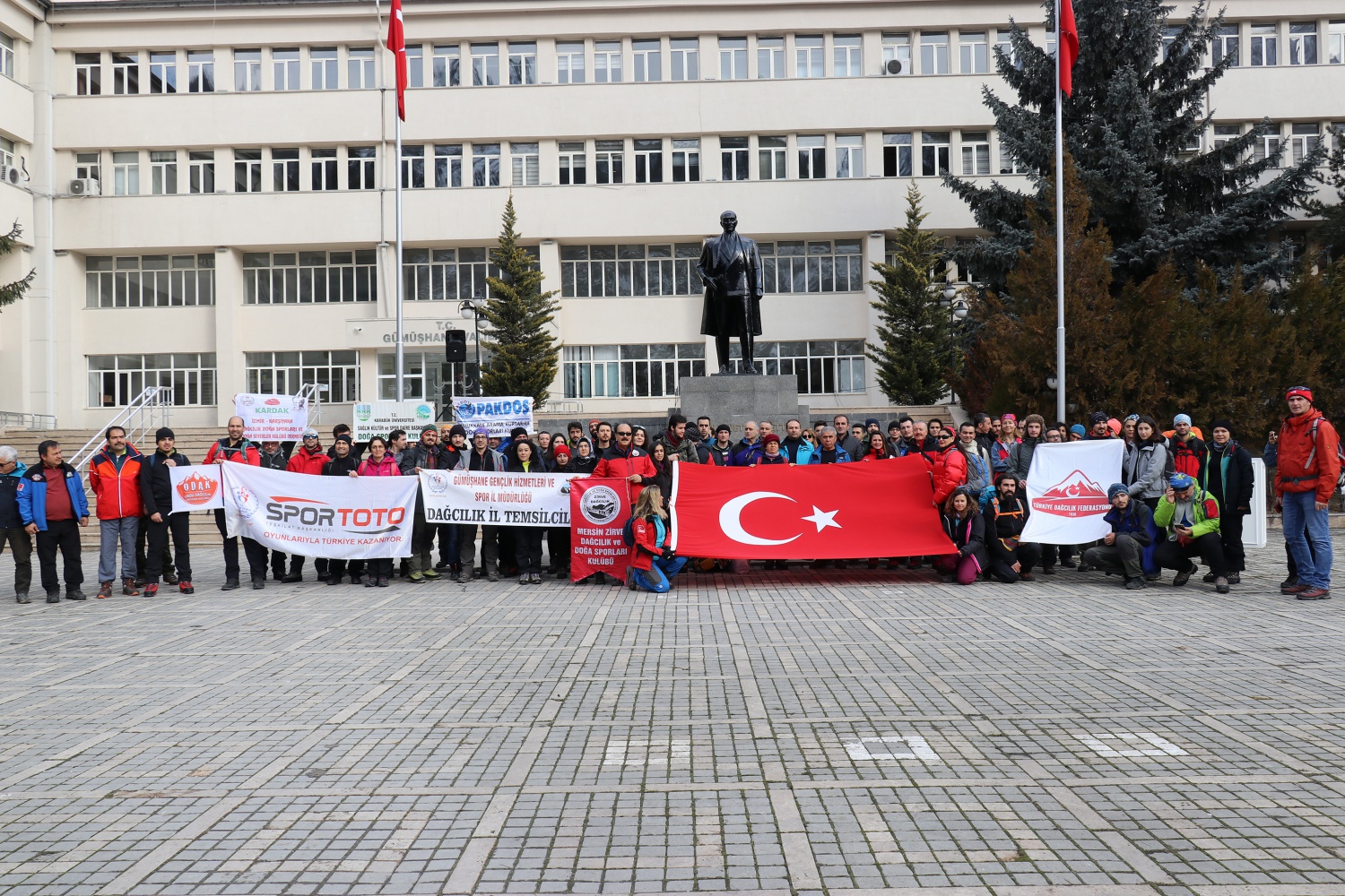Türkiye'nin dört bir yanından dağcılar Zigana'da kamp kuracak 17