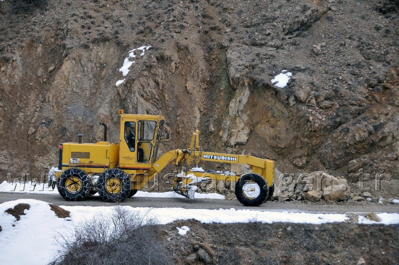 Denetimden Kaçan Kamyonlar Köy Yollarını Tahrip Ediyor 4