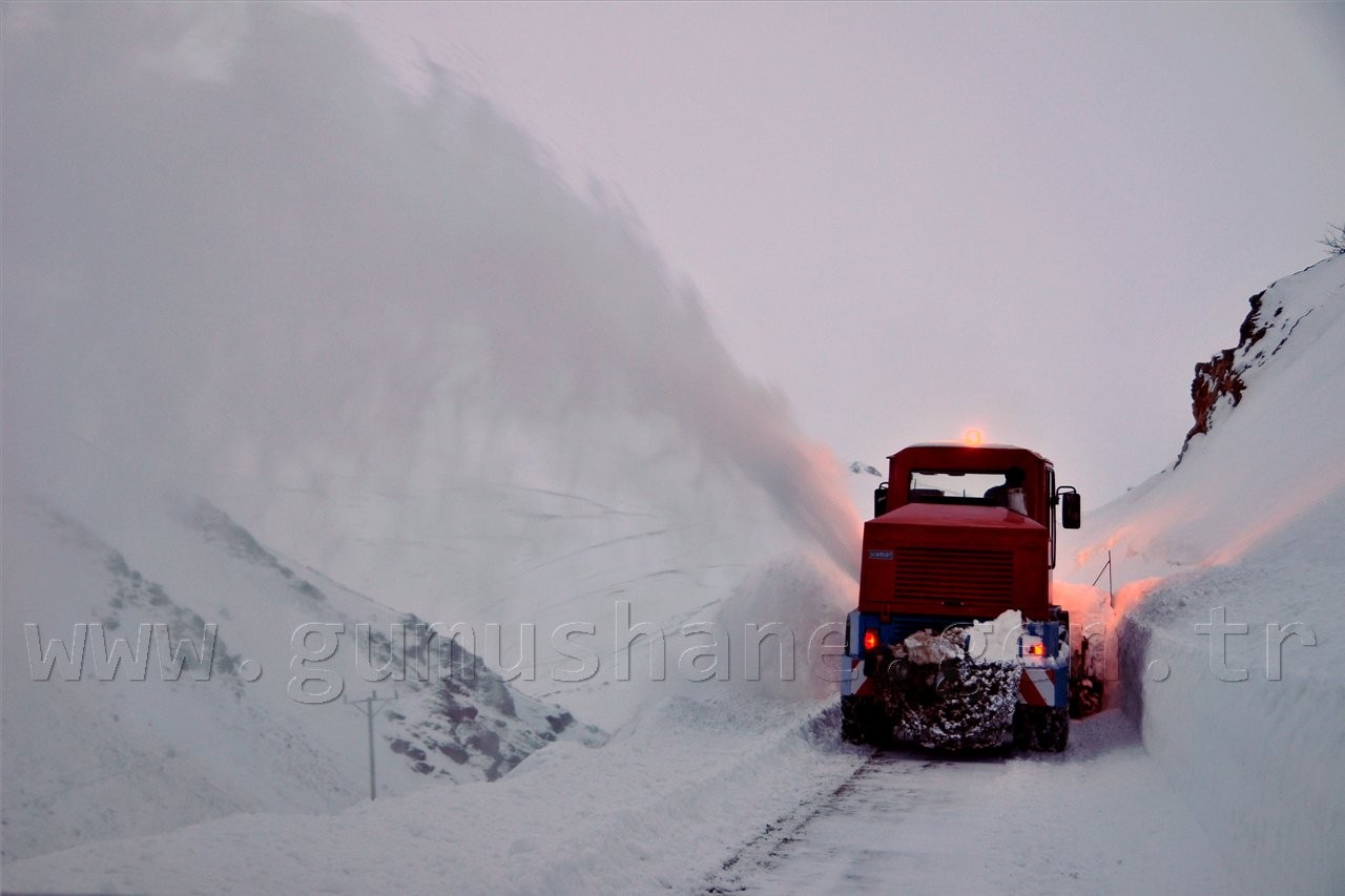 Gümüşhane'de Karla Mücadele Devam Ediyor 2
