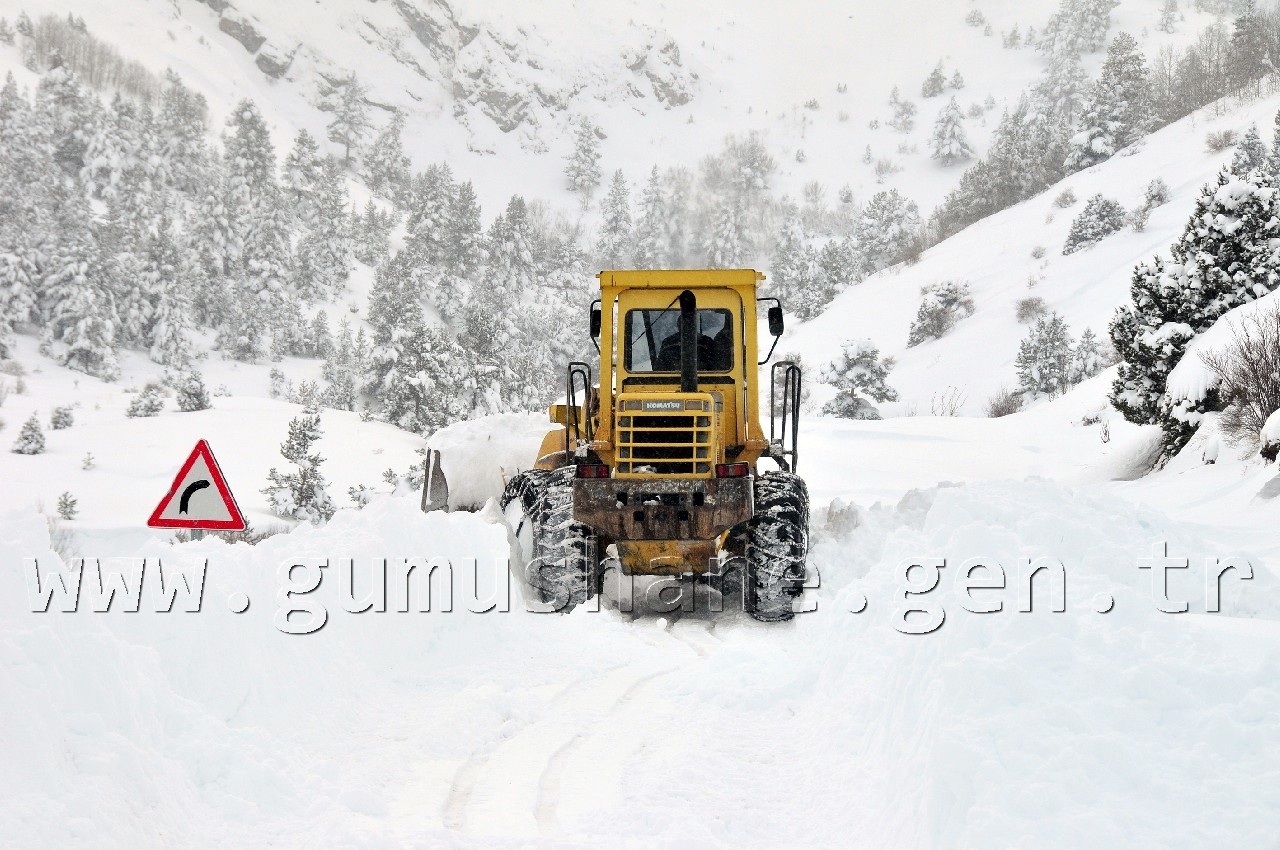 Gümüşhane Köy Yollarında Hummalı Çalışma 2