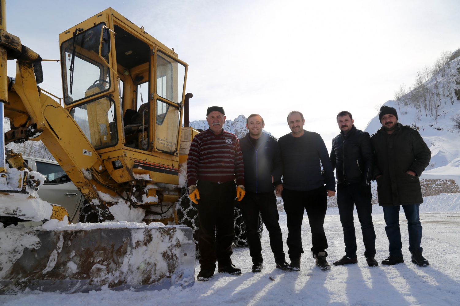 2 bin 200 metre rakımdaki köyün yolu zorlu çalışmalar sonucu açıldı 3