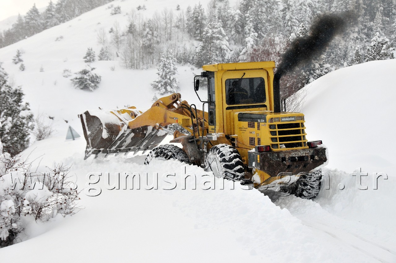 Gümüşhane Köy Yollarında Hummalı Çalışma 3