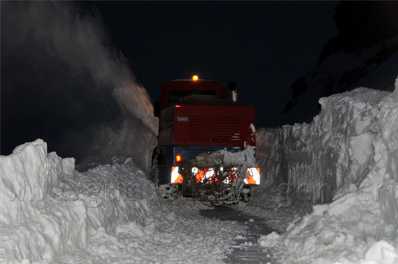 Gümüşhane'de Karla Mücadele Devam Ediyor 4