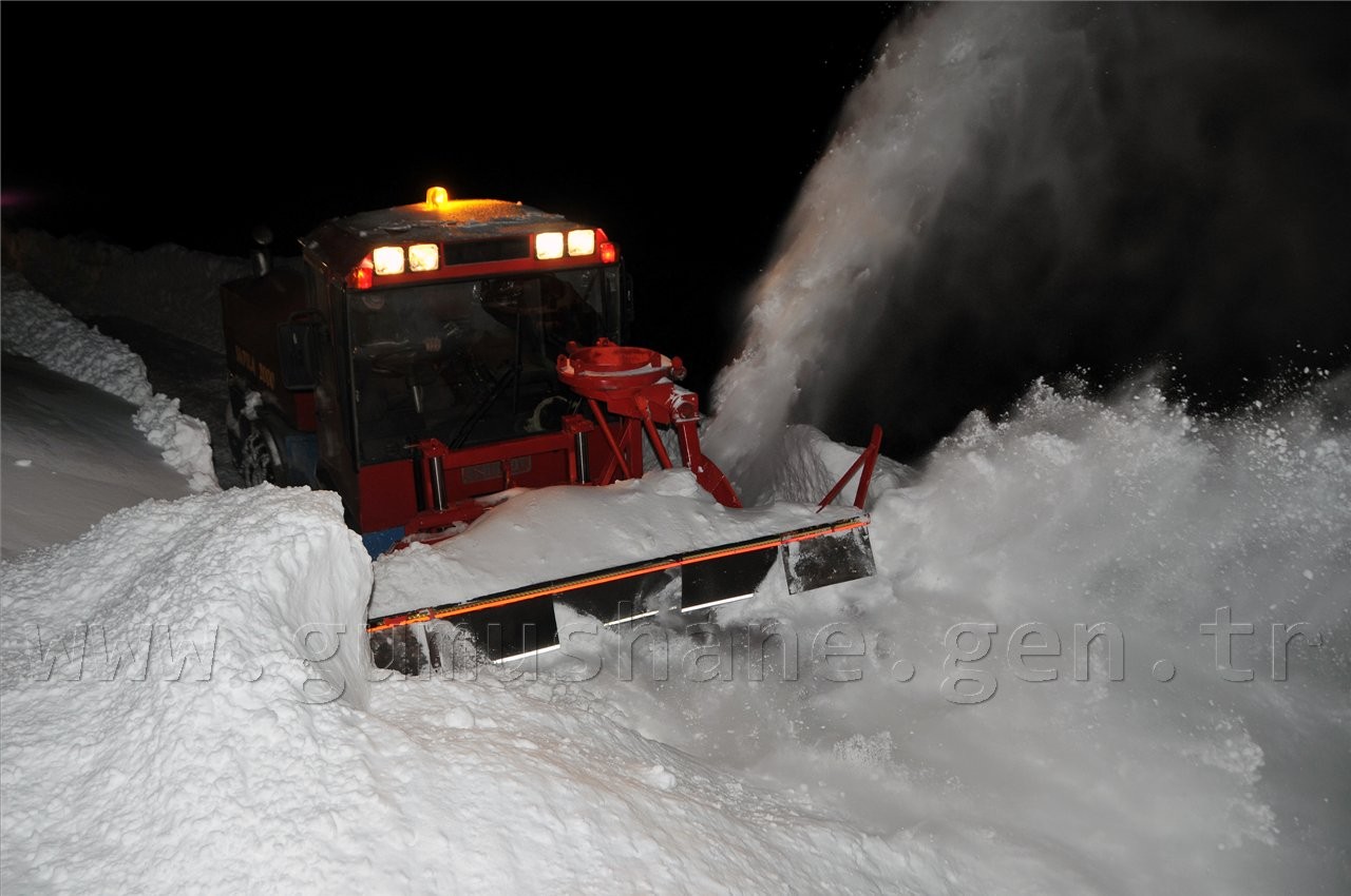 Gümüşhane'de Karla Mücadele Devam Ediyor 6