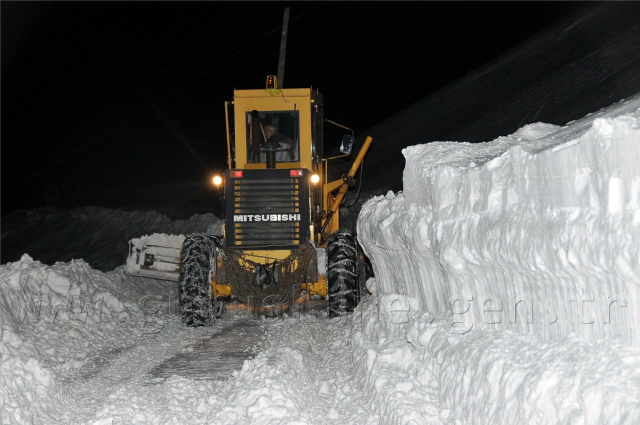 Gümüşhane'de Karla Mücadele Devam Ediyor 8