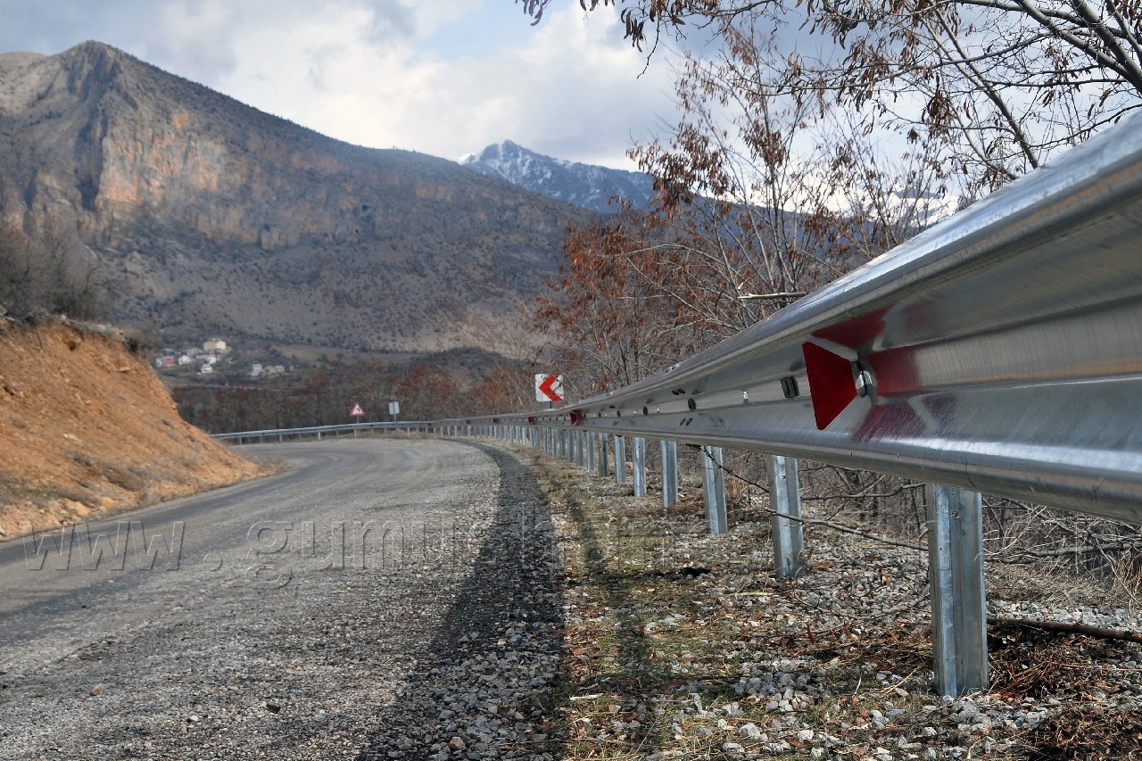 Karaca Mağarası Yoluna Otokorkuluk Yapılıyor 1