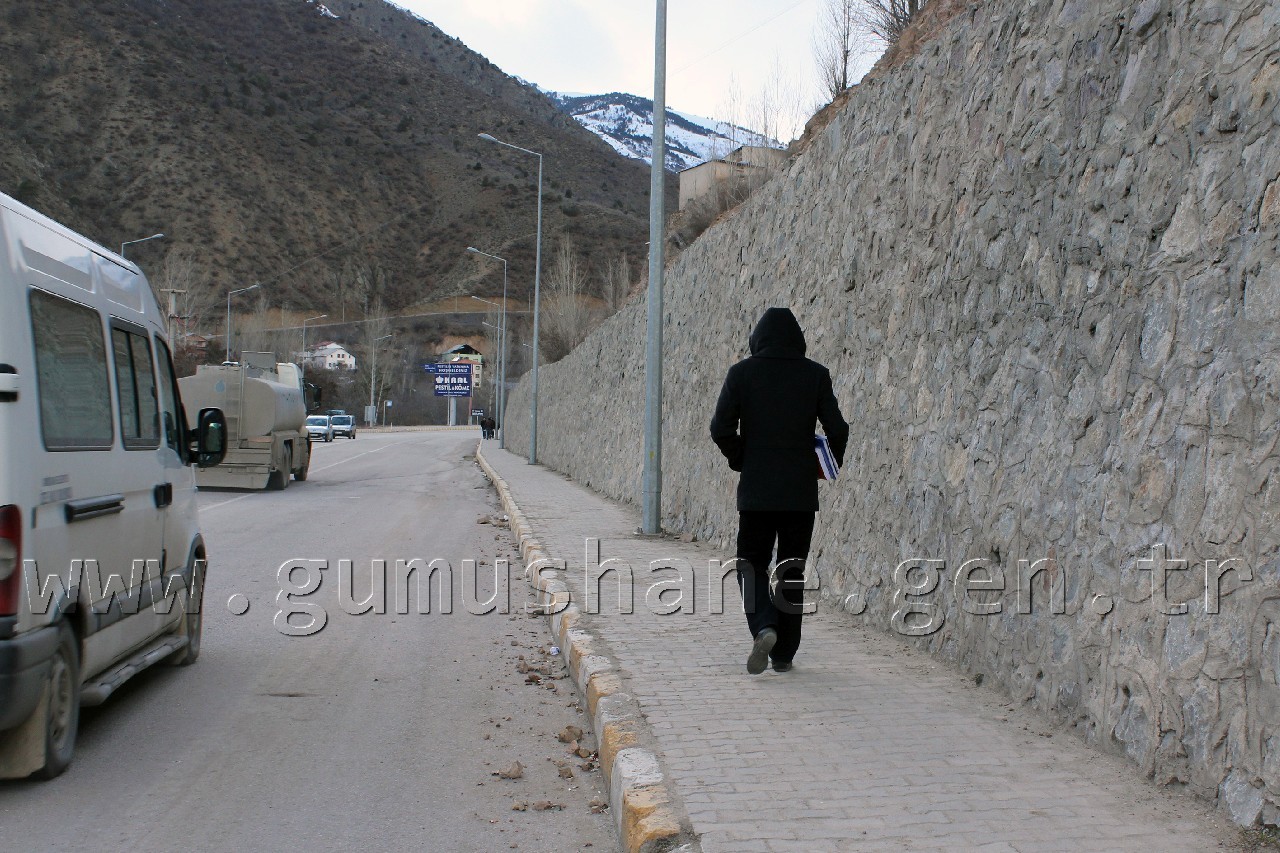 Gümüşhane'de Kayalar Korku Saçıyor 4