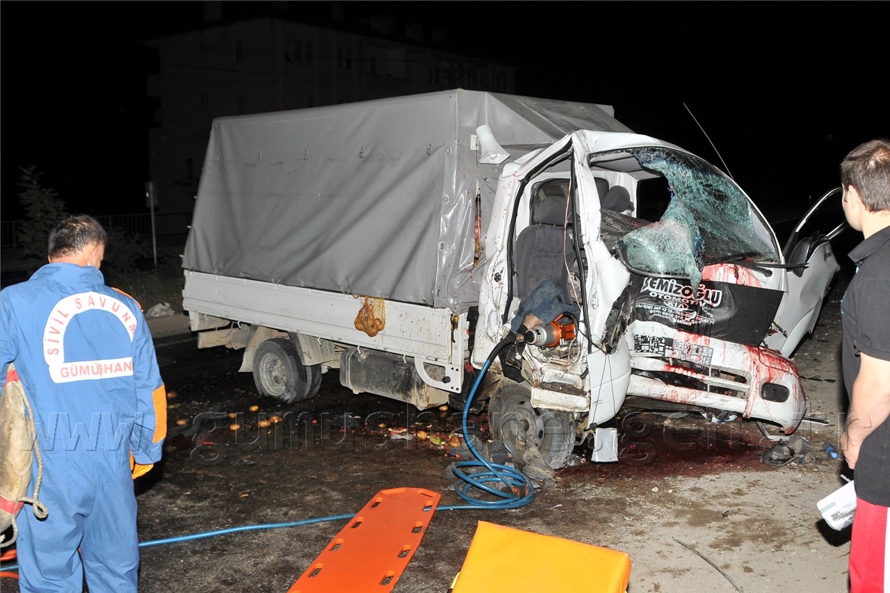 Gümüşhane'de Feci Kaza: 1 Ölü, 3 Yaralı 6