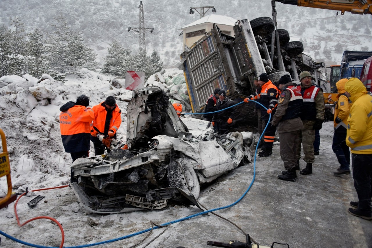 Gümüşhane’de Feci Kaza: 2 Ölü 13