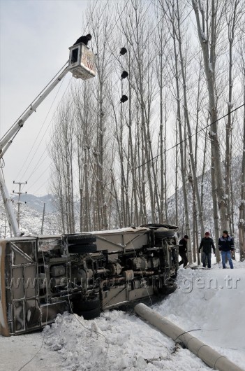 Gümüşhane'de Trafik Kazası: 20 Yaralı 1