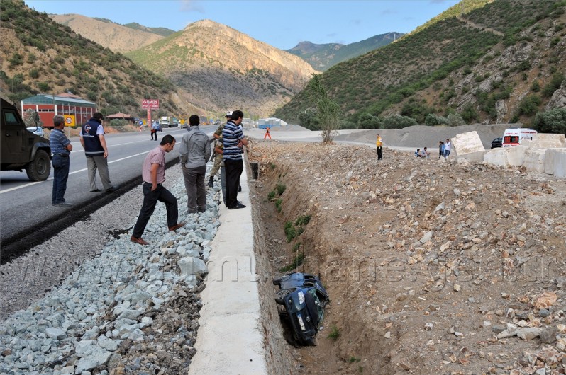 Gümüşhane'de Trafik Kazası: 1 Ölü, 4 Yaralı 1