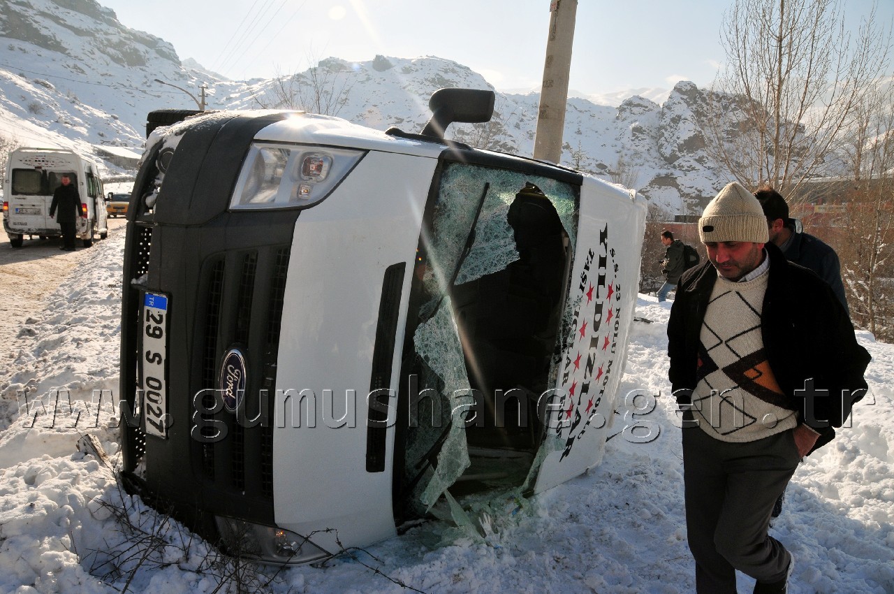 Maden İşçilerini Taşıyan Servis Kaza Yaptı: 9 Yaralı 1