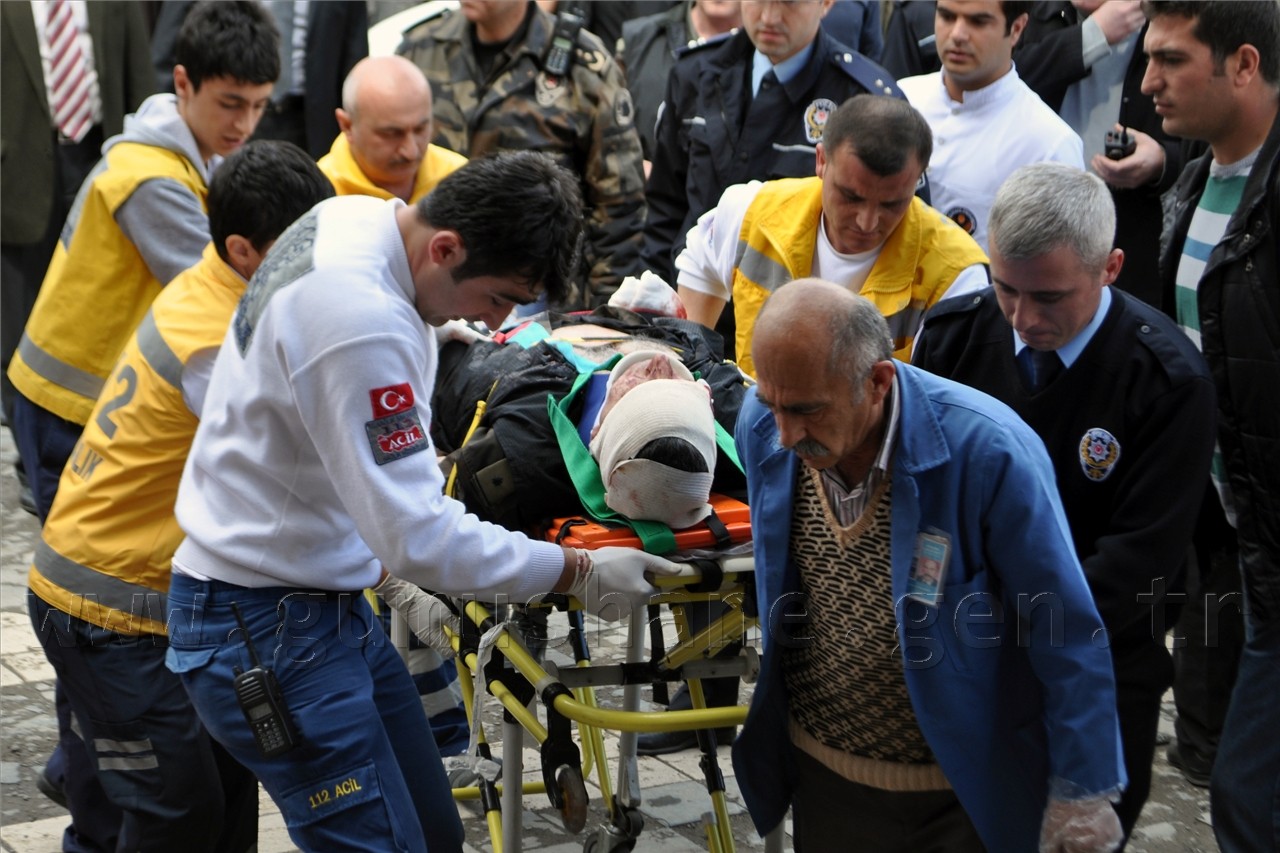 Özel Harekat Polisleri Kaza Yaptı: 7 Yaralı 1