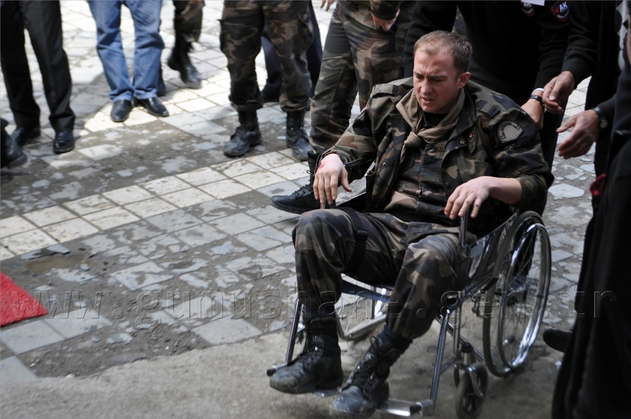 Özel Harekat Polisleri Kaza Yaptı: 7 Yaralı 2