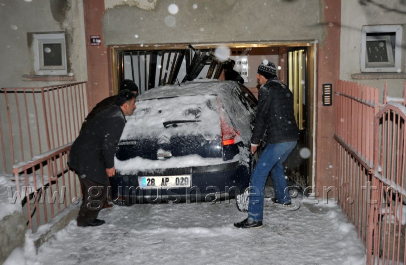 Kaza Yapan Aracı Kurtaran Çekici De Kaza Yaptı 2