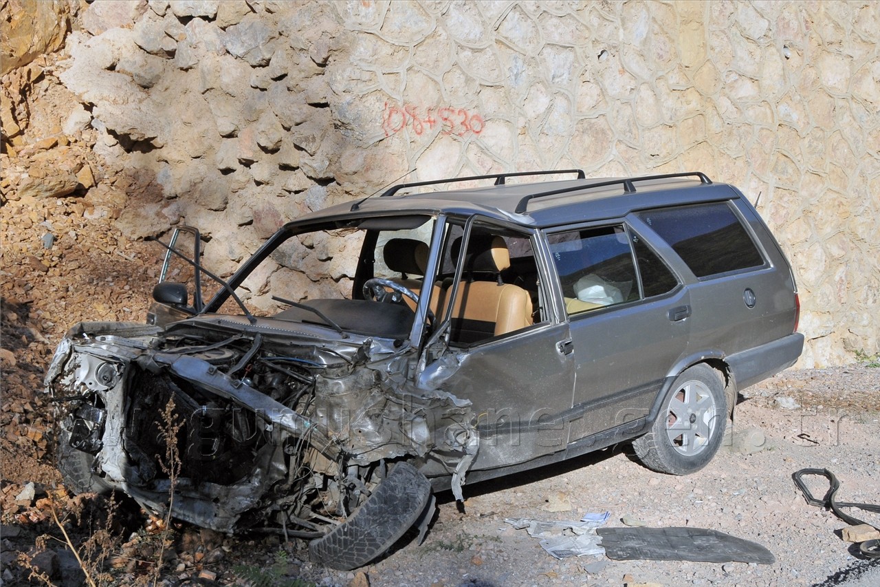 Gümüşhane'de Kaza: 3 Yaralı 2