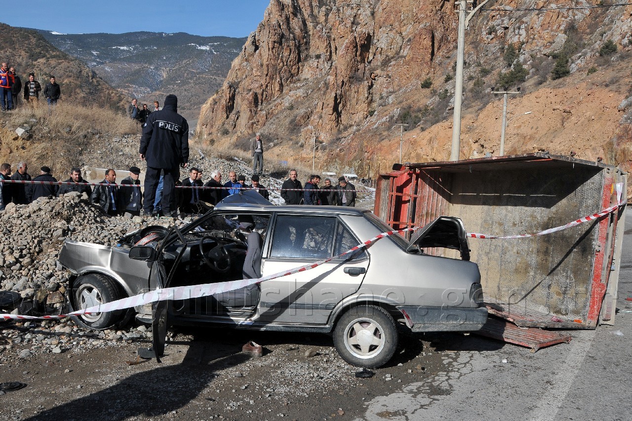 Gümüşhane'de Feci Kaza: 3 Ölü, 2 Yaralı 2