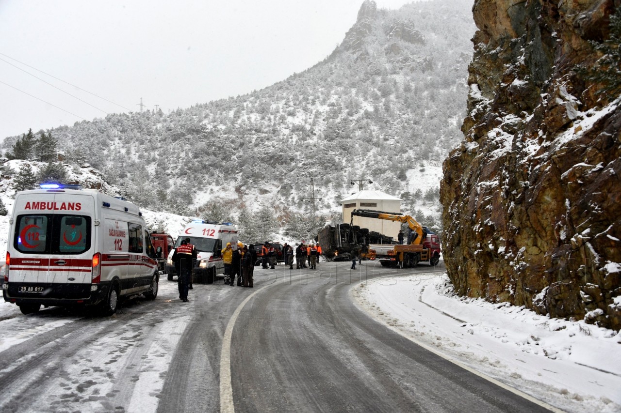 Gümüşhane’de Feci Kaza: 2 Ölü 4