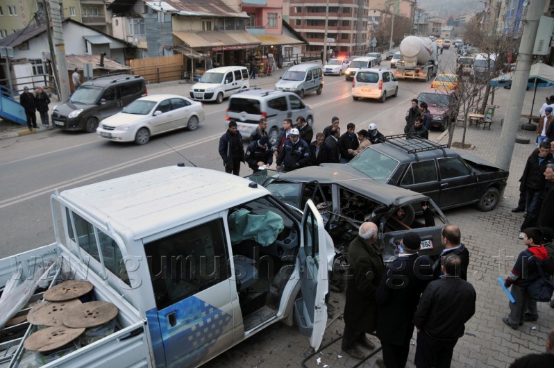 Gümüşhane'de Trafik Kazası: 4 Yaralı 3