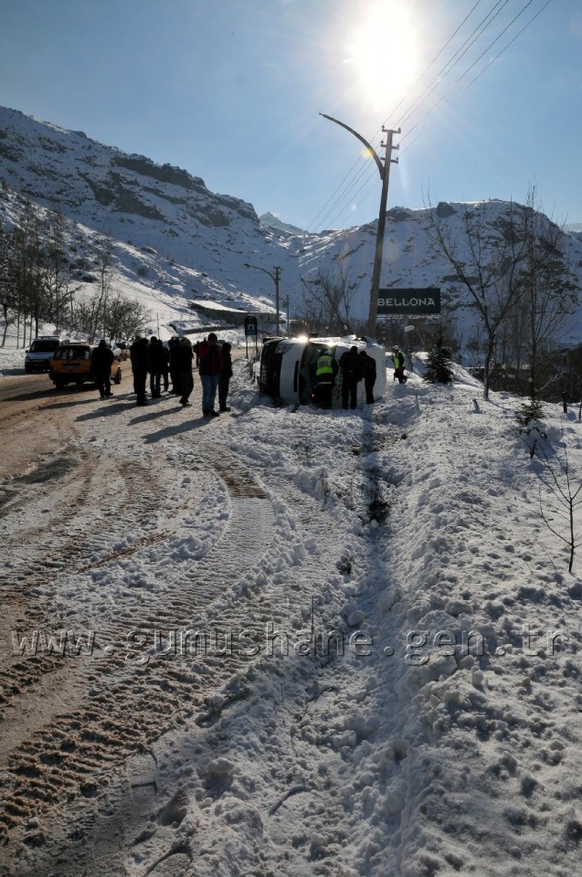 Maden İşçilerini Taşıyan Servis Kaza Yaptı: 9 Yaralı 7