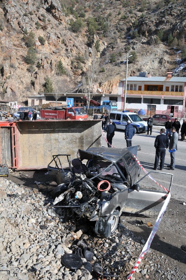 Gümüşhane'de Feci Kaza: 3 Ölü, 2 Yaralı 3