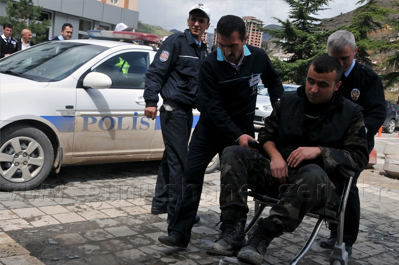 Özel Harekat Polisleri Kaza Yaptı: 7 Yaralı 4