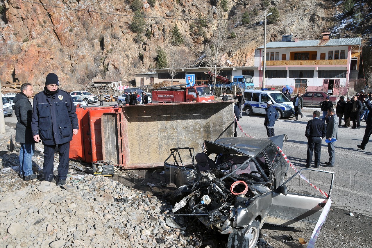 Gümüşhane'de Feci Kaza: 3 Ölü, 2 Yaralı 4