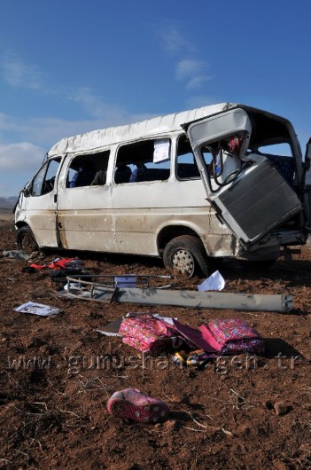Öğrenci Servisi Kaza Yaptı: 2 Ölü, 15 Yaralı 5