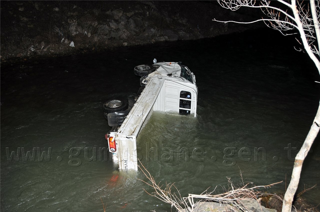 Gümüşhane'de 2 Ayrı Trafik Kazasında 3 Kişi Yaralandı 4