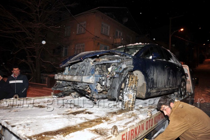 Kaza Yapan Aracı Kurtaran Çekici De Kaza Yaptı 4