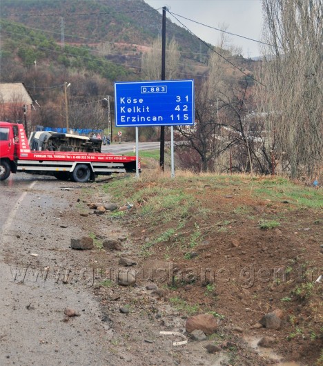 Minibüs Yan Yattı: 8 Yaralı 5