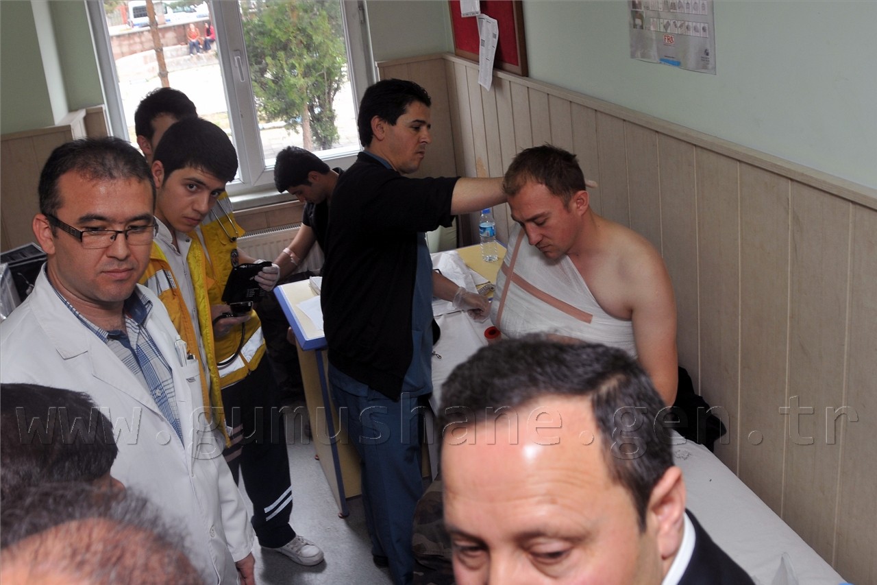 Özel Harekat Polisleri Kaza Yaptı: 7 Yaralı 6