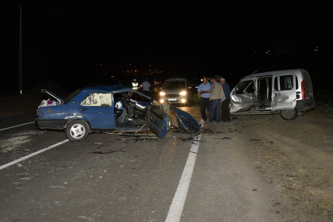 Gümüşhane’de feci kaza: 8 yaralı 17