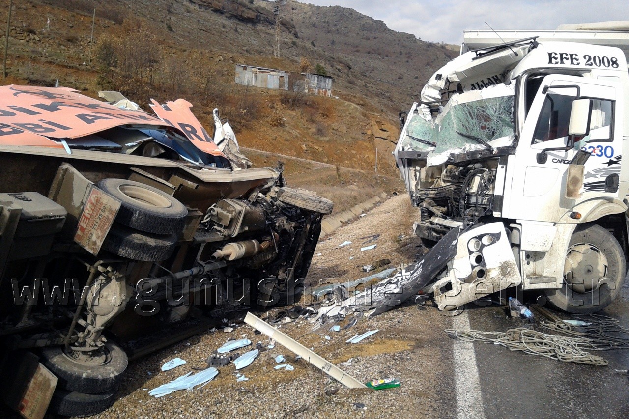 Tıbbi Atık Kamyonu Kaza Yaptı: 1 Ölü, 2 Yaralı 5