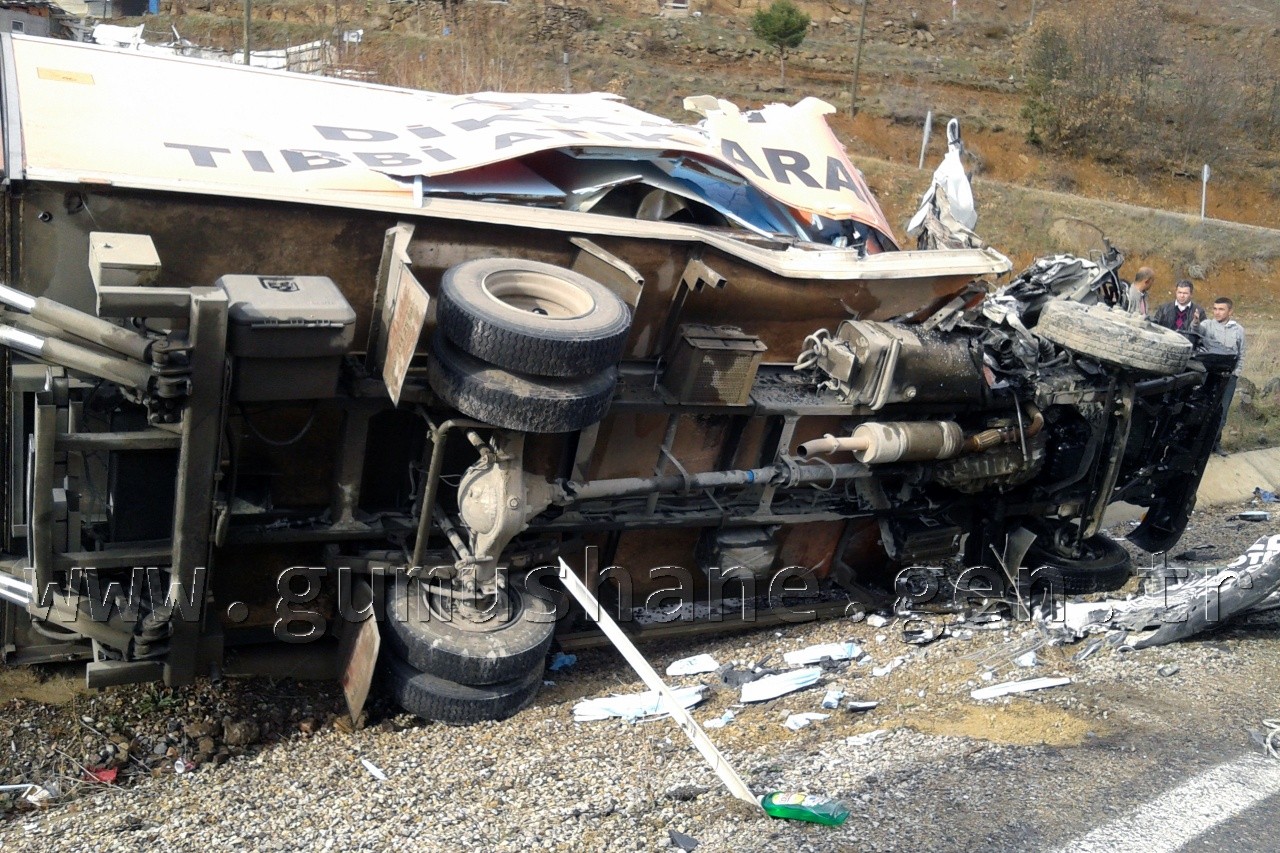 Tıbbi Atık Kamyonu Kaza Yaptı: 1 Ölü, 2 Yaralı 4