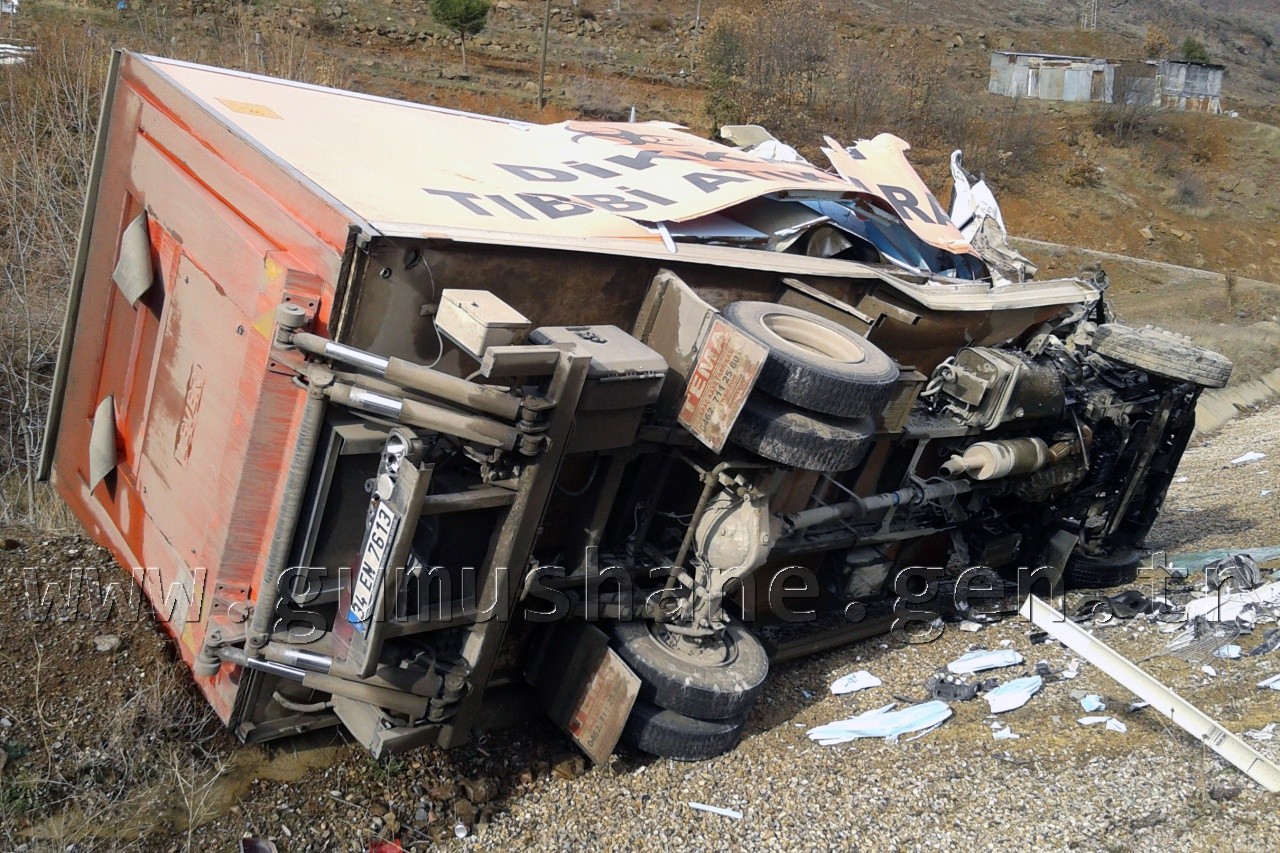 Tıbbi Atık Kamyonu Kaza Yaptı: 1 Ölü, 2 Yaralı 3