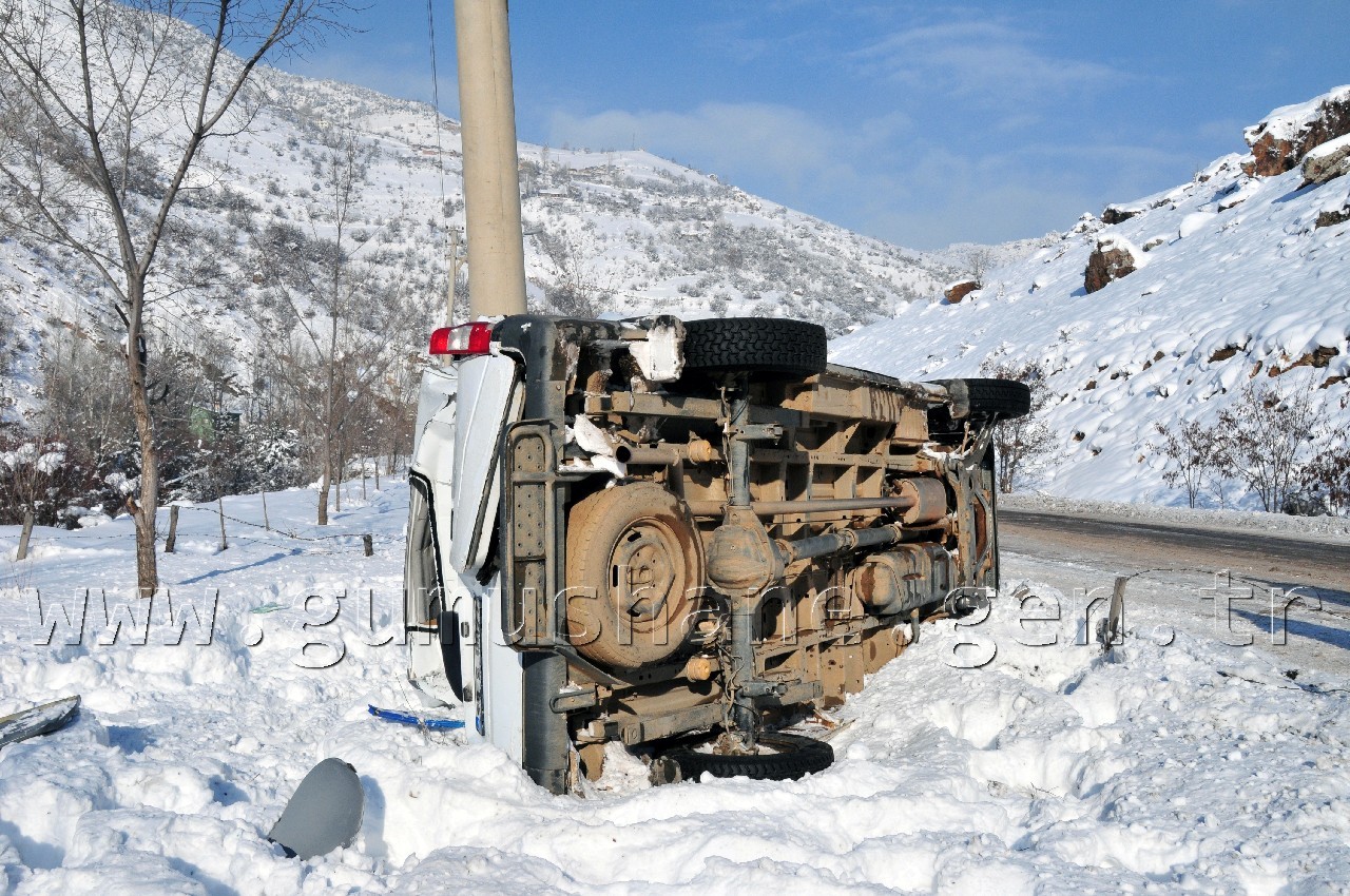 Maden İşçilerini Taşıyan Servis Kaza Yaptı: 9 Yaralı 3