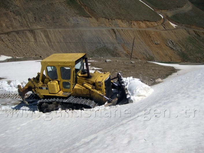 Kazıkbeli Yaylasının Yolu Açıldı  2
