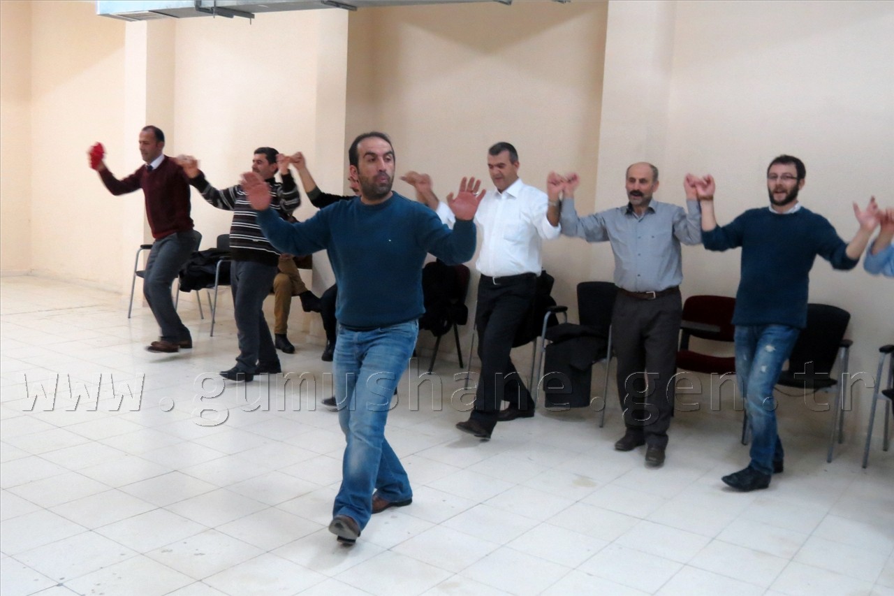 Kelkit'te halay halkla buluşuyor 2