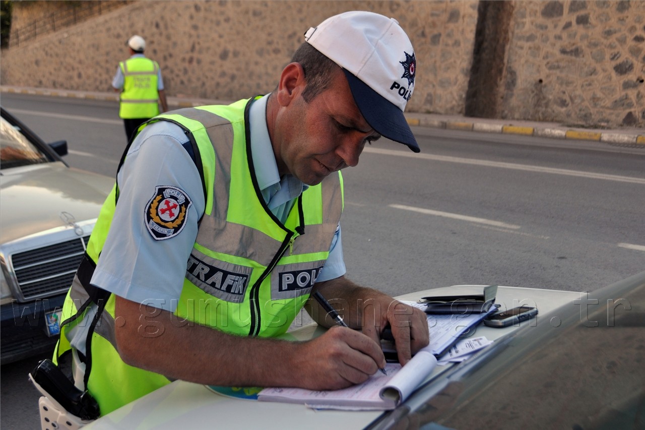 Kemer Takmayan Yandı! 77 Lira Cezası Var 6