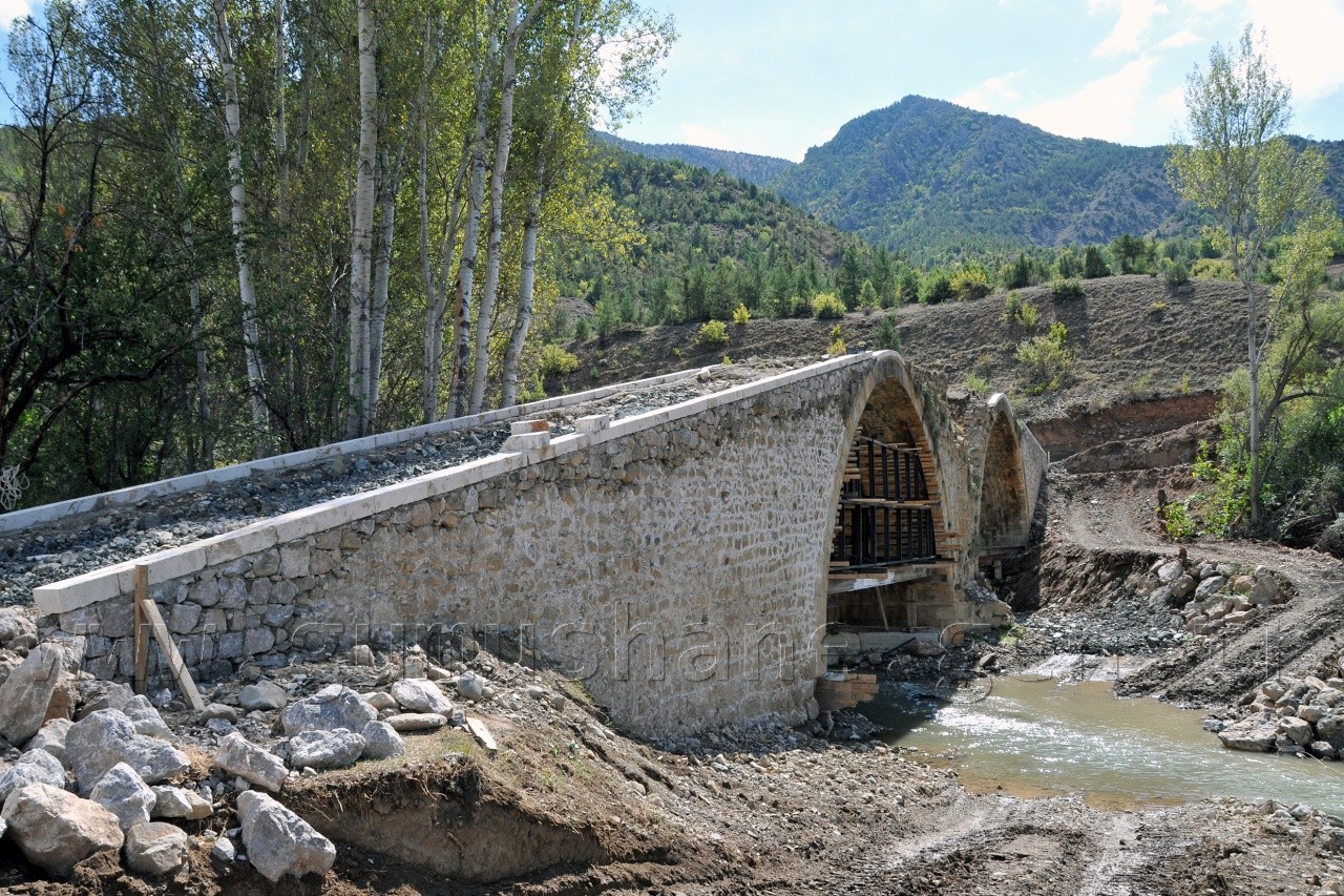 Tohumoğlu Köprüsü Onarılıyor 1