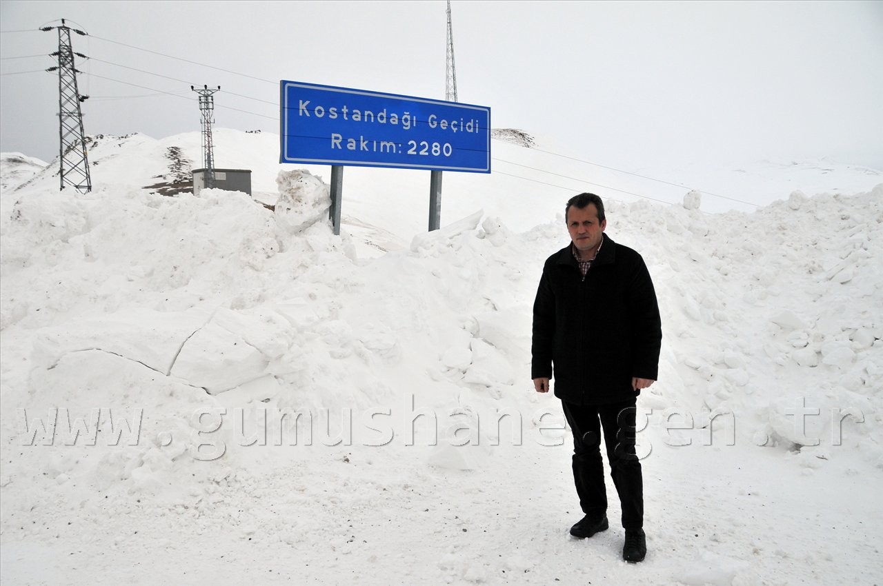 Kostan Dağında 7 Metrelik Dev Kar Kütleleri 3