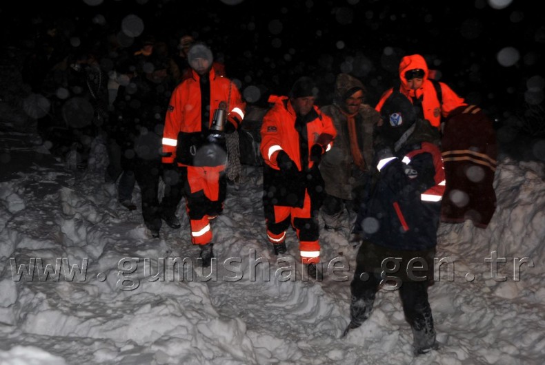 Dağda Mahsur Kalan Köylüler 3 Saatlik Operasyon İle Kurtarıldı 10