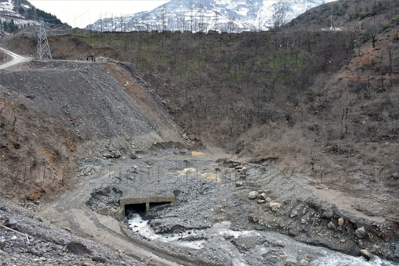 Kürtün Barajında Kaybolan Genç Operatör Bulunamadı 5