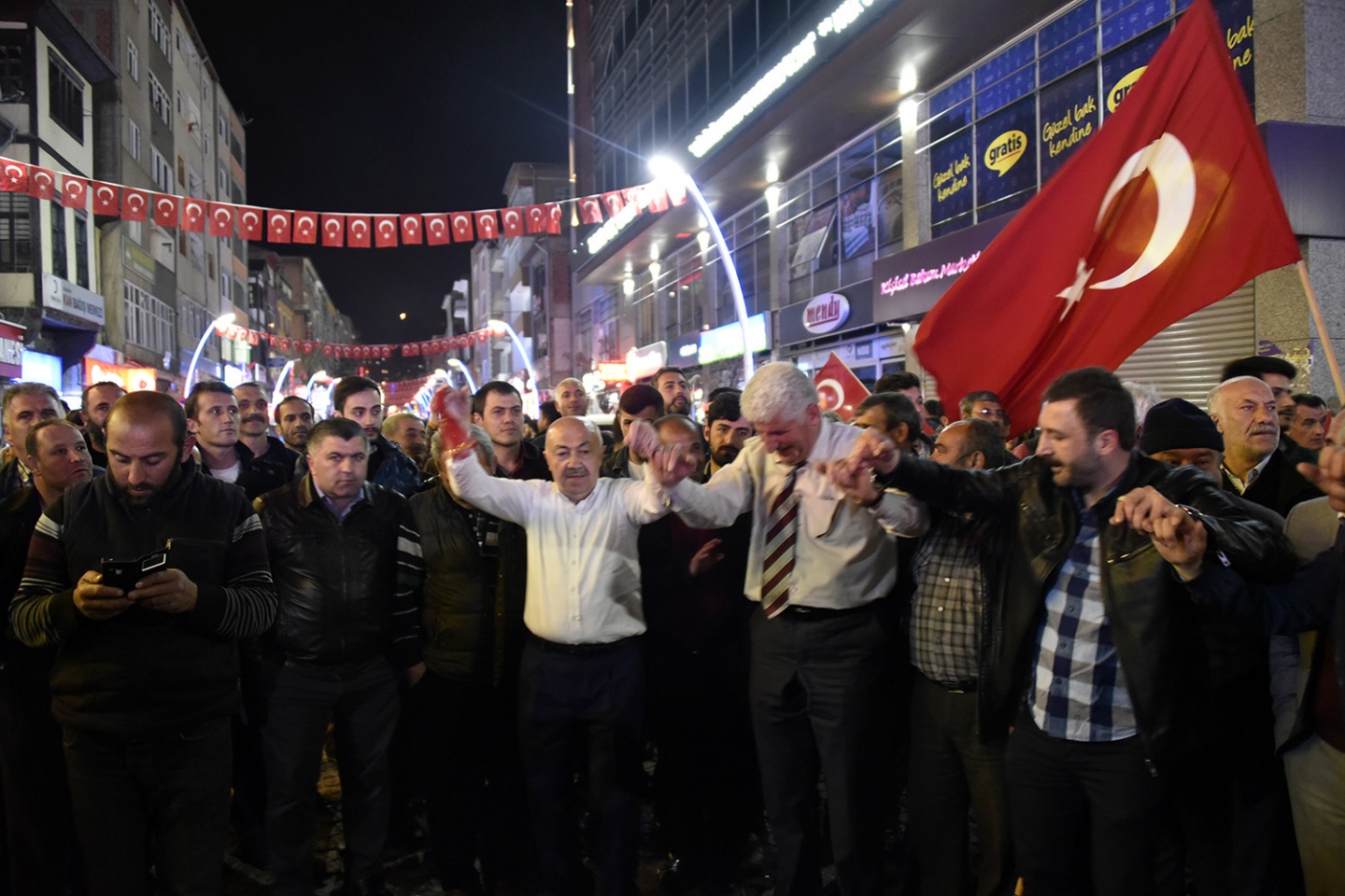 Gümüşhane’de ‘Başkan Erdoğan’ sloganlarıyla kutlama yapıldı 20