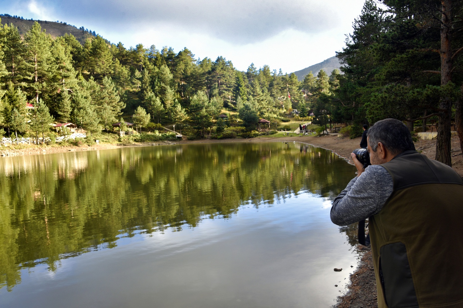 Limni Gölünde sonbahar yoğunluğu 25