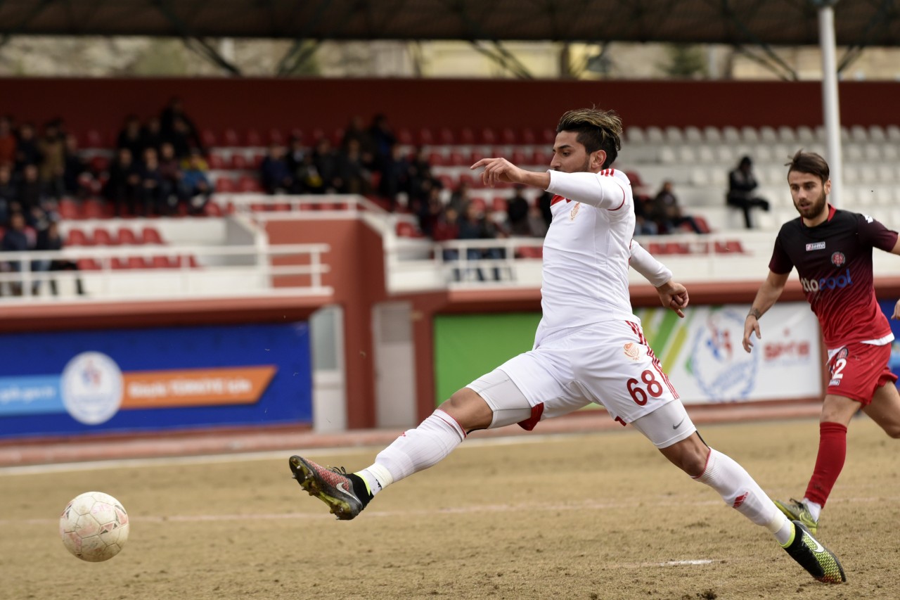 Gümüş'ten kurtuluş hediyesi: 1-0 62